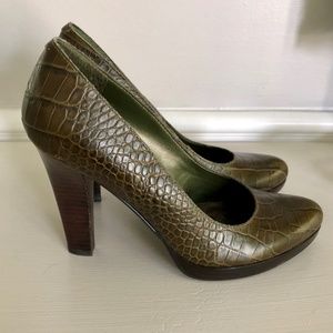 Nine West, NWSATAY Olive Green Croco Heel